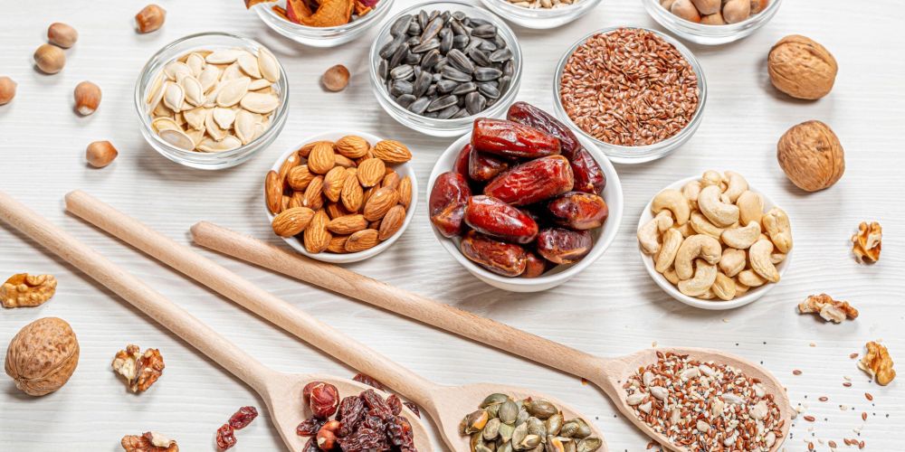 868684-Nuts-Sunflower-seed-Raisin-Almond-Spoon-Dried-fruit